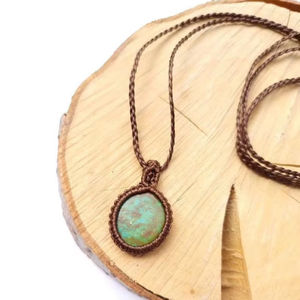 Collier en macramé fait main, cordon marron, pendentif turquoise, style bohème, réglable, bijoux en cristal de guérison, vente en gros - Product Image 1