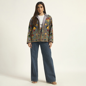 Chaqueta Acolchada de Terciopelo con Bordado Floral Suzani Gris para Mujer, Estilo Boho, Invierno, Frente Abierto, Cuello Camisero, Manga Larga, Forro de Algodón - Product Image 6