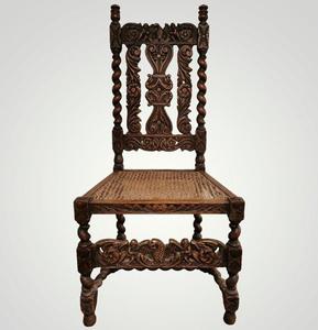 Silla de Acento Redonda con Respaldo Tallado a Mano en Estilo Barroco Ornamentado - Product Image 1