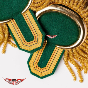 Epaulettes Metálicas Verdes Bordadas KEW, Accesorio Decorativo de Lujo con Flecos para Prendas - Product Image 3