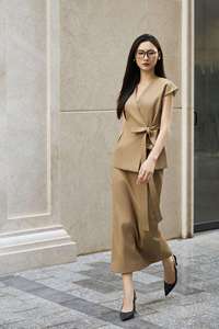 Blusa Elegante de Oficina y Estilo Casual KA02 con Cuello en V, para Mujer, Estilo Vietnamita, con Lazo en la Cintura, de Alta Calidad - Product Image 3