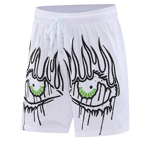 Shorts de sport personnalisés pour hommes, imprimés flamme, en maille épaisse, respirants, pour l'entraînement estival, avec cordon de serrage, fournisseur OEM ODM en gros - Product Image 4