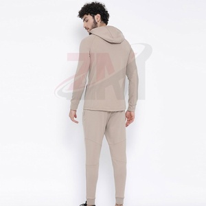 Ensemble de survêtement tendance pour homme, style streetwear, pour l'extérieur, disponible en différents matériaux et designs, prix abordable, OEM. - Product Image 3