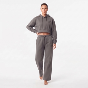 Conjunto de sudadera con capucha de manga larga y hombros caídos y pantalones jogger de pierna ancha con cordón, de marca privada personalizada para mujer - Product Image 6