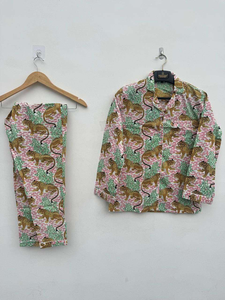 Ensemble pyjama 2 pièces pour femme, imprimé animal, col en V, fermeture à boutons, 100% coton, manches longues, doux, longueur intégrale, décontracté, été, automne, vêtements de nuit - Product Image 1