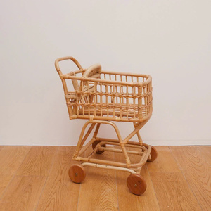 Carrito de Compras Infantil de Mimbre Natural con Cuatro Ruedas, Diseño Seguro y Suave para Niños - Product Image 3