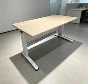 Table de conférence rectangulaire à hauteur réglable, plateau en MDF, pieds en métal, design moderne, mobilier de bureau, usage commercial, origine Chine - Product Image 1