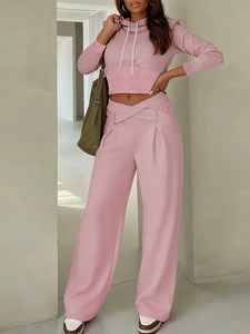 Ensemble coordonné pour femme : sweat à capuche court gris uni et pantalon de jogging plissé taille haute - Product Image 3