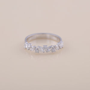 Anillo de media eternidad con diamantes cultivados en laboratorio de corte marquesa y redondo de 0.47 quilates |   Anillo de Boda de Plata de Ley 925 Sólida - Product Image 1