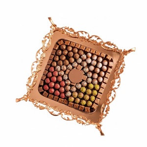 Bandeja de chocolate de lujo hecha a mano, elegante plato color oro rosa, caja de regalo de chocolate para bodas, eventos y ocasiones especiales - Product Image 4