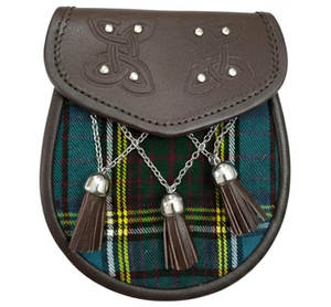 Sporrans écossais écologiques de qualité supérieure Golden Crown avec matériaux personnalisables pour hommes et femmes - Utilisation en extérieur - Product Image 1