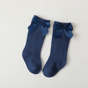 Chaussettes noires hautes jusqu'aux genoux avec nœud pour enfants, en coton respirant, décontractées, pour l'automne - Product Image 3