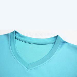 Uniforme de Fútbol Transpirable de Último Diseño y Nuevo Estilo, Uniforme de Fútbol de Color Sólido de Primera Calidad para Venta en Línea - Product Image 2