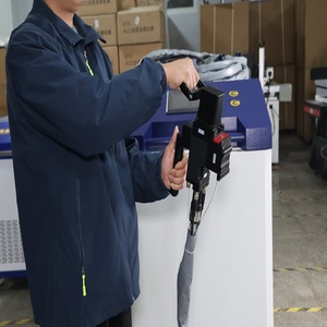 Máquina de Soldadura Láser de Fibra Portátil de 1500W/2000W/3000W con Control Digital para Corte de Metal y Eliminación de Óxido - Product Image 2