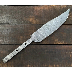 Cuchillo de Chef Personalizado Hecho a Mano por Burraq Ecommerce, Acero de Damasco de 3.0 mm de Grosor, hasta 3.9 Pulgadas, con Funda de Cuero - Product Image 3