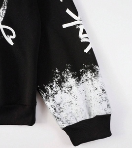 Sweat-shirt à capuche personnalisé avec impression sérigraphique, effet délavé, tissu de qualité supérieure, style streetwear ou décontracté, unisexe. - Product Image 5