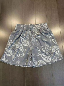 Nuevos pantalones cortos deportivos casuales americanos de lona transpirable con estampado de flor de cachemira, de cintura media, para fitness y baloncesto. - Product Image 2