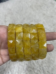 สร้อยข้อมือรูปพีระมิดหลากสี สร้อยข้อมือรูปพีระมิดหลากสี สร้อยข้อมือหินซาป สร้อยข้อมือดีไซน์รูปพีระมิด สร้อยข้อมือแฟชั่นหลากสีสัน - Product Image 2