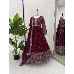 ชุดเดรส Anarkali ผ้าโพลีเอสเตอร์สำหรับงานออกแบบ พร้อมผ้าคลุมไหล่ ไซส์ XL ประดับด้วยงานปักดิ้นและเลื่อม เหมาะสำหรับงานแต่งงาน - Product Image 4