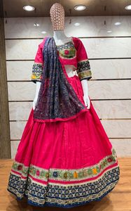 Chaniya Choli de seda romana premium con borde herencia de diseño vintage y dupatta de chiffon Bandhani de 6 metros con vuelo. - Product Image 4