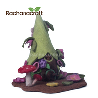 Toadstool en feutre moyen maison de fée Design médiéval imaginatif couleur vert marron pour enfants personnalisé noël maison hiver feutre décor