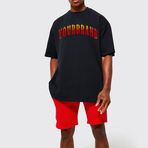 Conjunto de Camiseta y Pantalones Cortos Rojos de Dos Piezas para Hombre, Talla Grande, Corte Regular, 100% Algodón Transpirable, con Logotipo Personalizado Impreso - Product Image 3