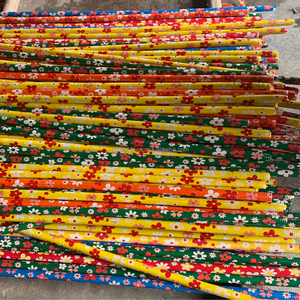Palo de escoba recubierto de madera y PVC con diseño de VietnamFlower para limpiar el hogar Tamaño: 2,2X120 Cm al mejor precio en Bangalore India - Product Image 2