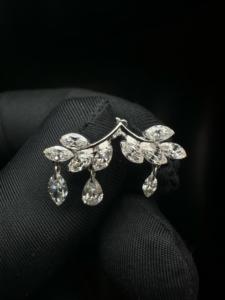 Pendiente de cartílago de oro de 14K con diseño de guirnalda de diamantes, delicado, con forma de rama de hoja, para piercing helix, joyería floral para piercing de cartílago. - Product Image 6