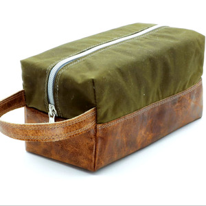 Sacs de voyage personnalisés en gros avec lettres, sacs de toilette multifonctionnels à grande capacité avec poignée, sacs de rangement pour maquillage à prix raisonnable - Product Image 1