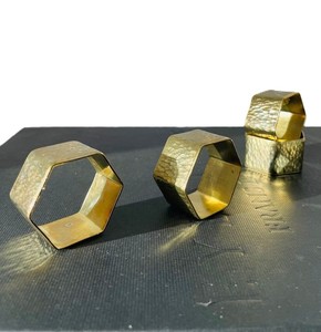 Anillos de Servilleta Ondulados de Latón Dorado Hechos a Mano para Bodas, Hogares y Hoteles, Lujosos Porta Servilletas Metálicos para Vajilla de Boda Antigua - Product Image 6