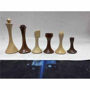 ชุดตัวหมากรุกไม้สไตล์มินิมอลแบบเฮอร์แมน โอห์เม่ สำหรับขายส่ง ตัวหมากรุกหรูหราแบบสเตนตัน งานแฮนด์เมด ทำจากไม้ - Product Image 1