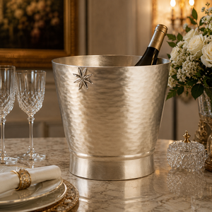 Cubo de Hielo de Plata Martillado a Mano con Detalle de Estrella, Elegante Enfriador de Vino y Champán para Bar de Lujo y Decoración de Mesa de Boda - Product Image 2
