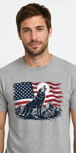 Camiseta de manga corta gris para hombre con estampado frontal de lobo ulugando y bandera americana, camiseta informal con cuello redondo, 100% algodón - Product Image 2