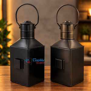 Tanishka Exports – Lanterne à huile maritaine artisanale en fer, rouge et verte, style ancien, pour décoration murale, 28 cm - Product Image 4