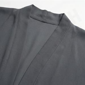 Abaya classique à manches longues, coupe simple, légère et confortable pour un usage quotidien ou des occasions spéciales, tenue moderne - Product Image 4