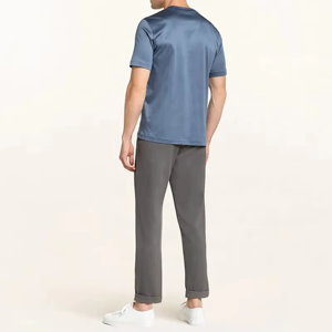 T-shirt en coton tendance pour homme, tissu léger et doux, imprimé graphique, vêtement décontracté pour la rue, tenue confortable pour tous les jours, design moderne et élégant - Product Image 3