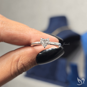 Anillo de Diamante de Laboratorio con Corte Corazón Pequeño de 0.50CT, Anillo de Compromiso Solitario Romántico y Delicado en Oro Blanco de 10k, Anillo de Promesa Minimalista - Product Image 5