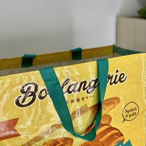 Sac fourre-tout non tissé de qualité supérieure avec poignée longue, design personnalisé, coins arrondis et logo imprimé sur mesure – Vente chaude directe usine - Product Image 4