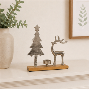 Portavelas de metal plateado hecho a mano con forma de reno y árbol de Navidad, con base de madera natural para centros de mesa navideños. - Product Image 6