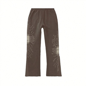 Ensemble sweat-shirt et pantalon de survêtement évasé vintage style streetwear avec design patchwork, logo brodé personnalisé, tissu doux et respirant - Product Image 3