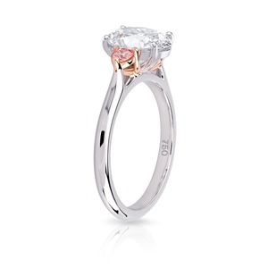 Anillo de Compromiso de Tres Piedras con Diamante Cultivado en Laboratorio de Corte Ovalado de 5.75CT, Oro Blanco de 14K, Joyería Fina de Lujo Personalizada al por Mayor - Product Image 2