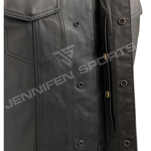 Gilet de motard réversible en cuir noir délavé style Anarchy Outlaw pour homme, sans manches, idéal pour la course moto, les cruisers et les clubs. - Product Image 3
