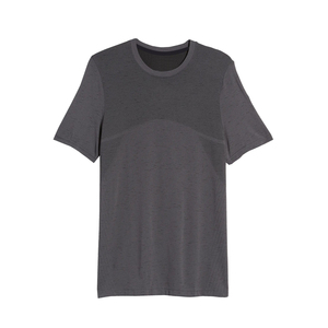 Camiseta de Punto Gris de Manga Corta para Hombre, Cuello Redondo, Corte Regular, Transpirable, Informal, con Logotipo Estampado en la Parte Delantera, Tejido Deportivo de Poliéster - Product Image 2