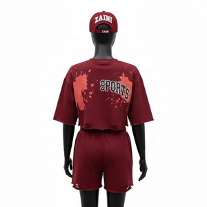 Conjunto de Top Corto y Pantalones Cortos para Mujer, Felpa de Algodón Grueso de 280 GSM, Color Granate Suave, Estampado Desgastado, Logotipo Bordado - Product Image 2