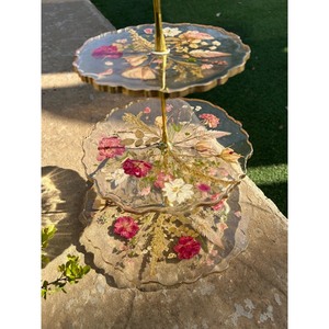 Soporte de Pastel de Dos Niveles de Vidrio con Diseño Floral, Bandeja de Servicio Multicapa Hecha a Mano con Asa de Metal Dorado - Product Image 6