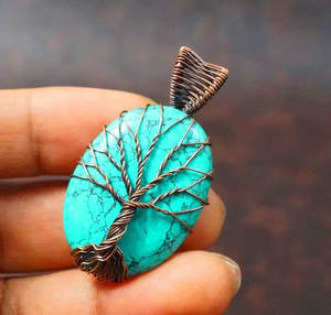 Colgante de Árbol de la Vida de Turquesa Hecho a Mano, Envuelto en Alambre de Cobre Antiguo, Gema Ovalada, Joyería Curativa - Product Image 3
