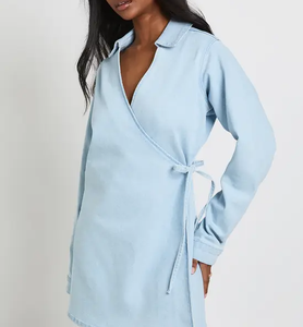 Vestido de Mezclilla Estilo Camisa de Manga Larga para Mujer, Moda Casual, Logotipo Personalizado, Marca Privada, Fabricante de Ropa al por Mayor, Estilo Moderno - Product Image 3