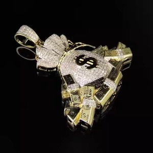 Pendentif Hip Hop plaqué fin, design mode urbaine, avec croix de Jésus en diamant moissanite taille baguette - Product Image 1