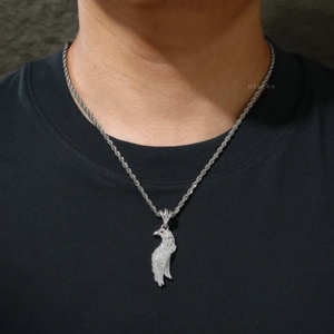 Colgante de águila de moissanita helada - Elaborado en plata de ley 925, colgante minimalista de moissanita para uso diario, colgante de águila de plata - Product Image 2