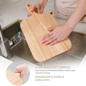 Planche à découper et à hacher en bois naturel écologique avec poignée intégrée et trou de suspension, compatible lave-vaisselle - REHMAN CRAFT - Product Image 2